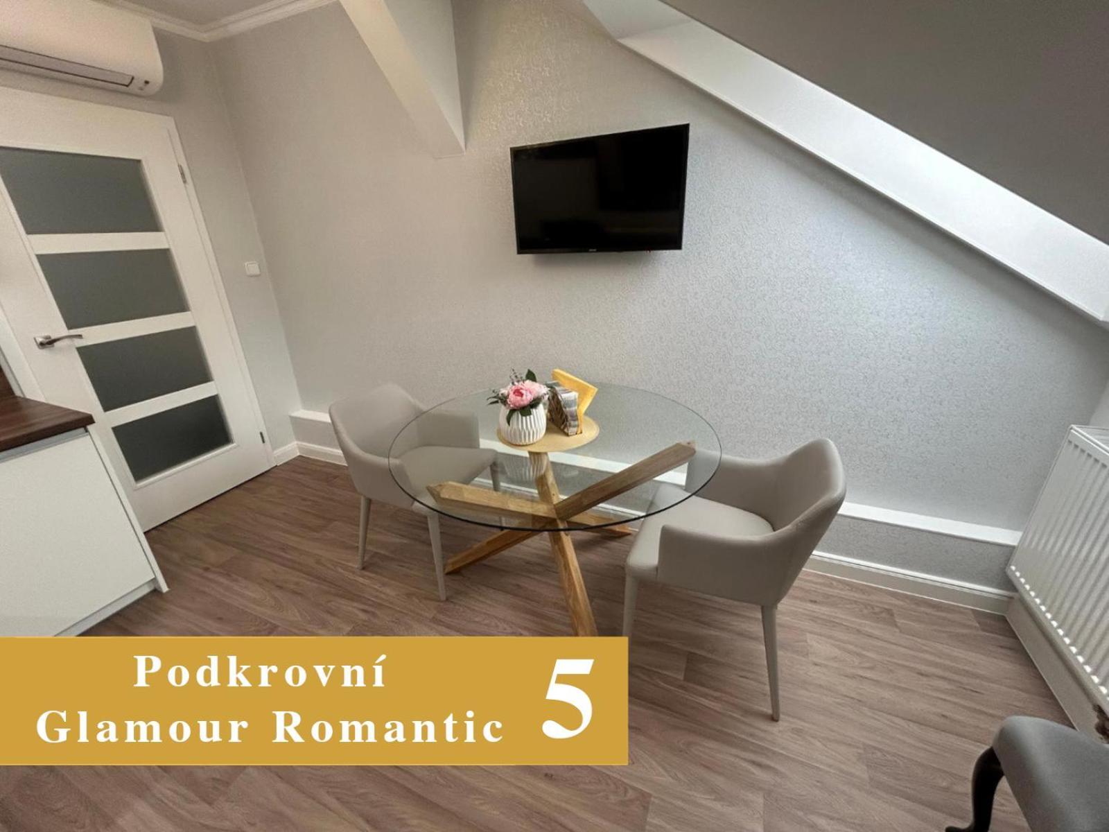 Efipa Glamour Apartments Плзень Екстер'єр фото